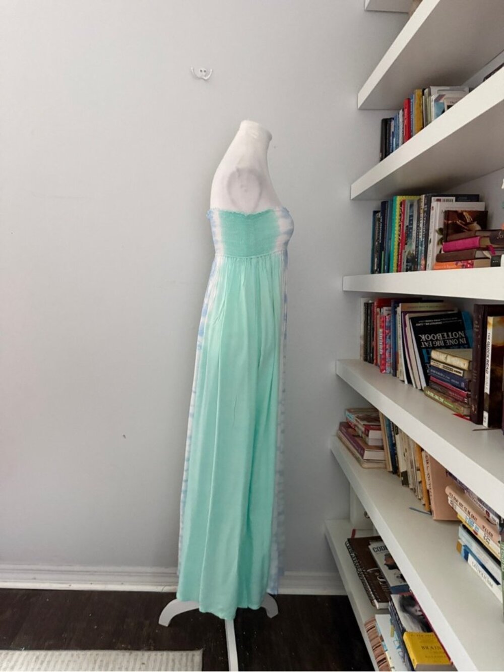 Tiare Hawaii Jasmine maxi dress in blue and green ombré one size - Picture 6 of 10